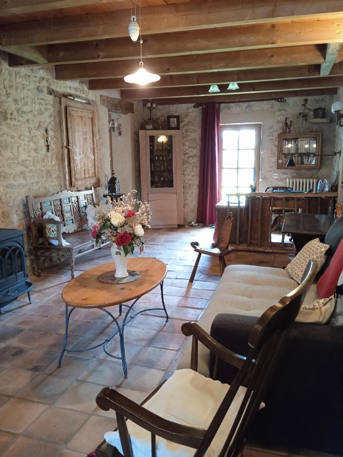 Chez Karine Bed & Breakfast Ceyzerieu Екстериор снимка